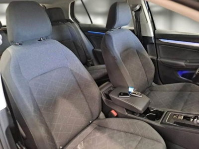 Volkswagen Golf Variant 2.0 TDI SCR DSG Life (9)