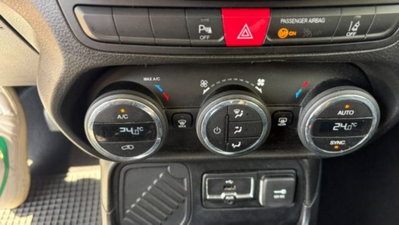 Jeep Renegade 1.6 Mjt 120 CV Limited (13)
