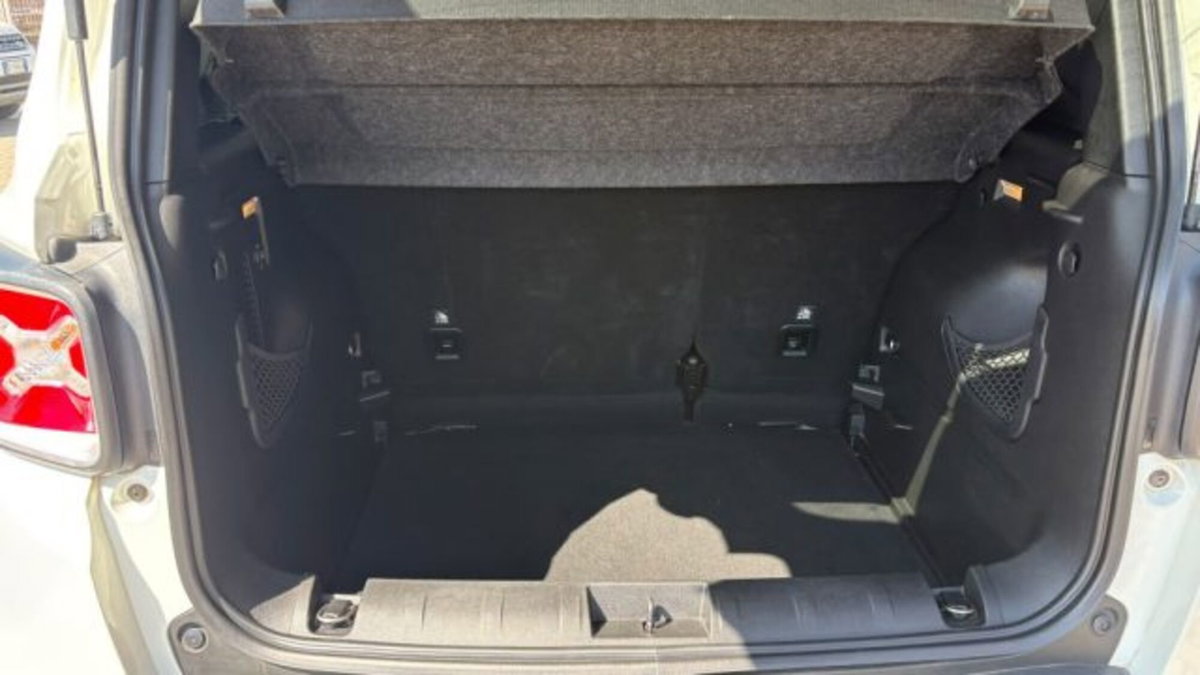 Jeep Renegade 1.6 Mjt 120 CV Limited (16)