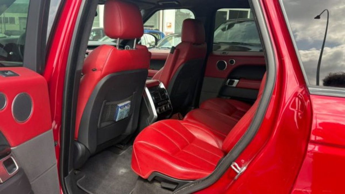 Land Rover Range Rover Sport 3.0D l6 249 CV HSE Dynamic Stealth (12)
