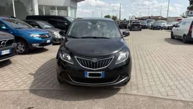 Lancia Ypsilon 1.0 FireFly 5 porte S&S Hybrid Silver Plus usata