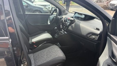 Lancia Ypsilon 1.0 FireFly 5 porte S&S Hybrid Silver Plus (14)