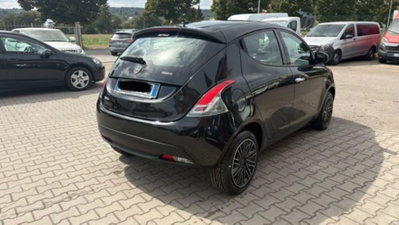 Lancia Ypsilon 1.0 FireFly 5 porte S&S Hybrid Silver Plus (3)