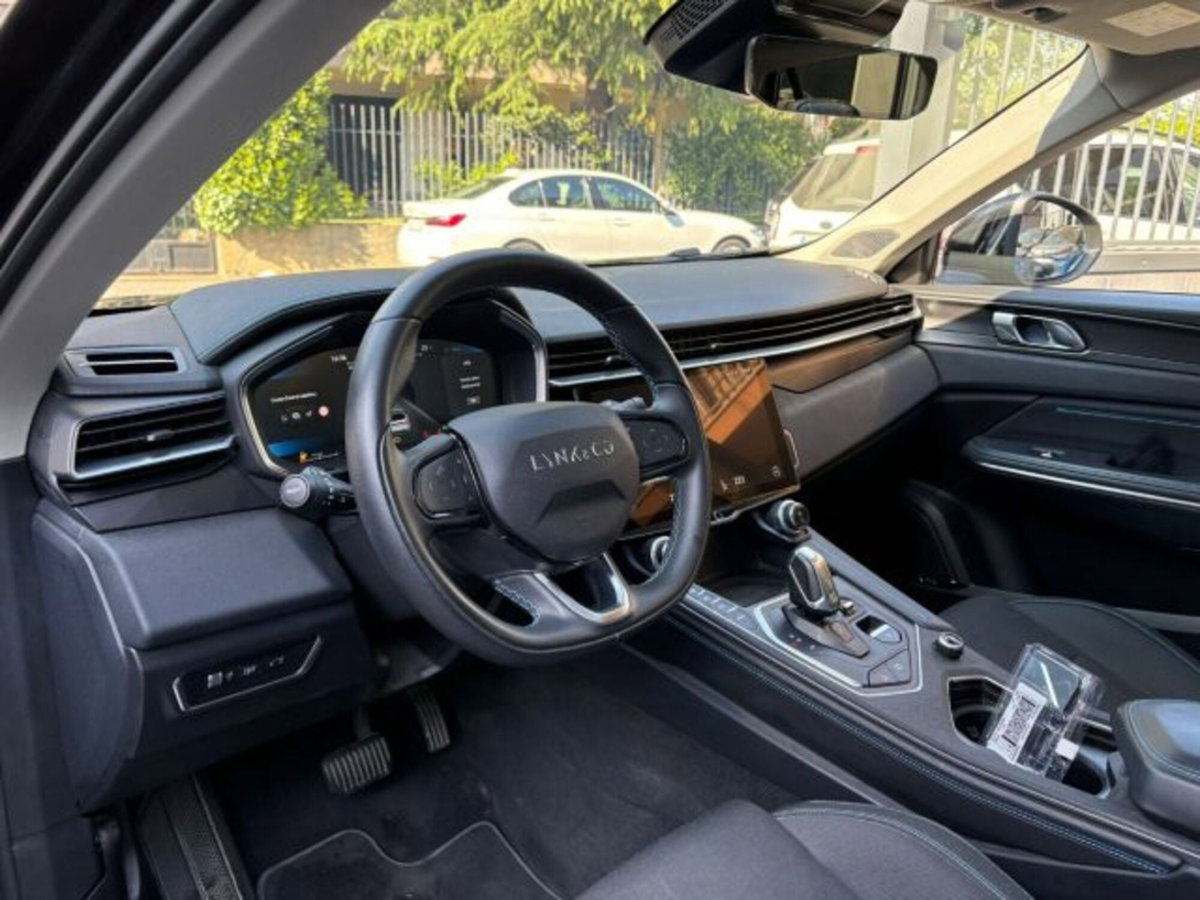 Lynk & Co 01 01 1.5 td phev (6)