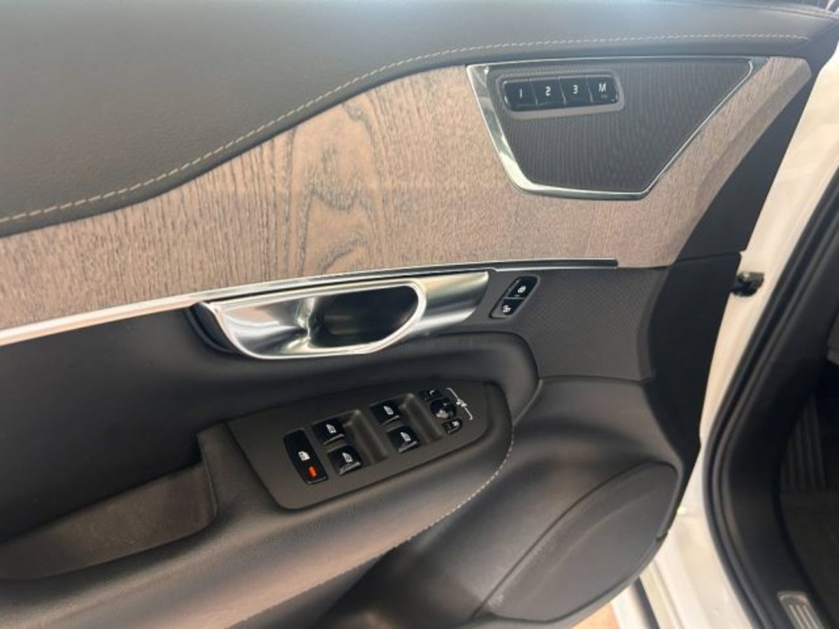 Volvo XC90 B5 (d) AWD automatico 7 posti Plus Dark (14)