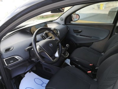 Lancia Ypsilon 1.2 69 CV 5 porte GPL Gold Plus (12)
