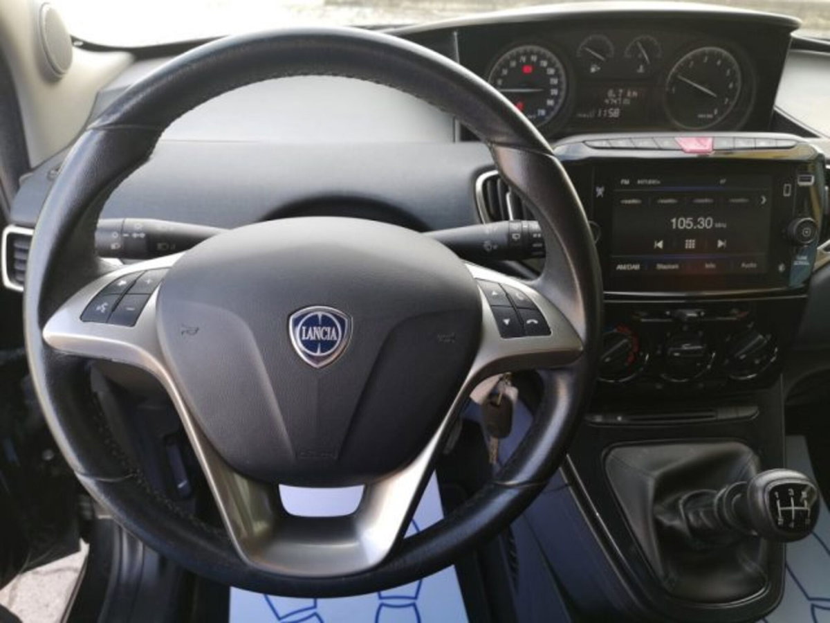 Lancia Ypsilon 1.2 69 CV 5 porte GPL Gold Plus (13)