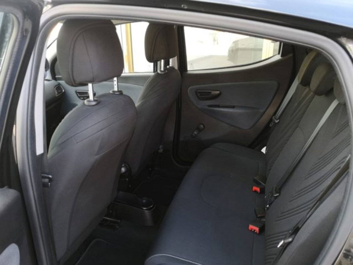 Lancia Ypsilon 1.2 69 CV 5 porte GPL Gold Plus (16)