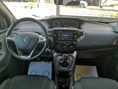 Lancia Ypsilon 1.2 69 CV 5 porte GPL Gold Plus (17)