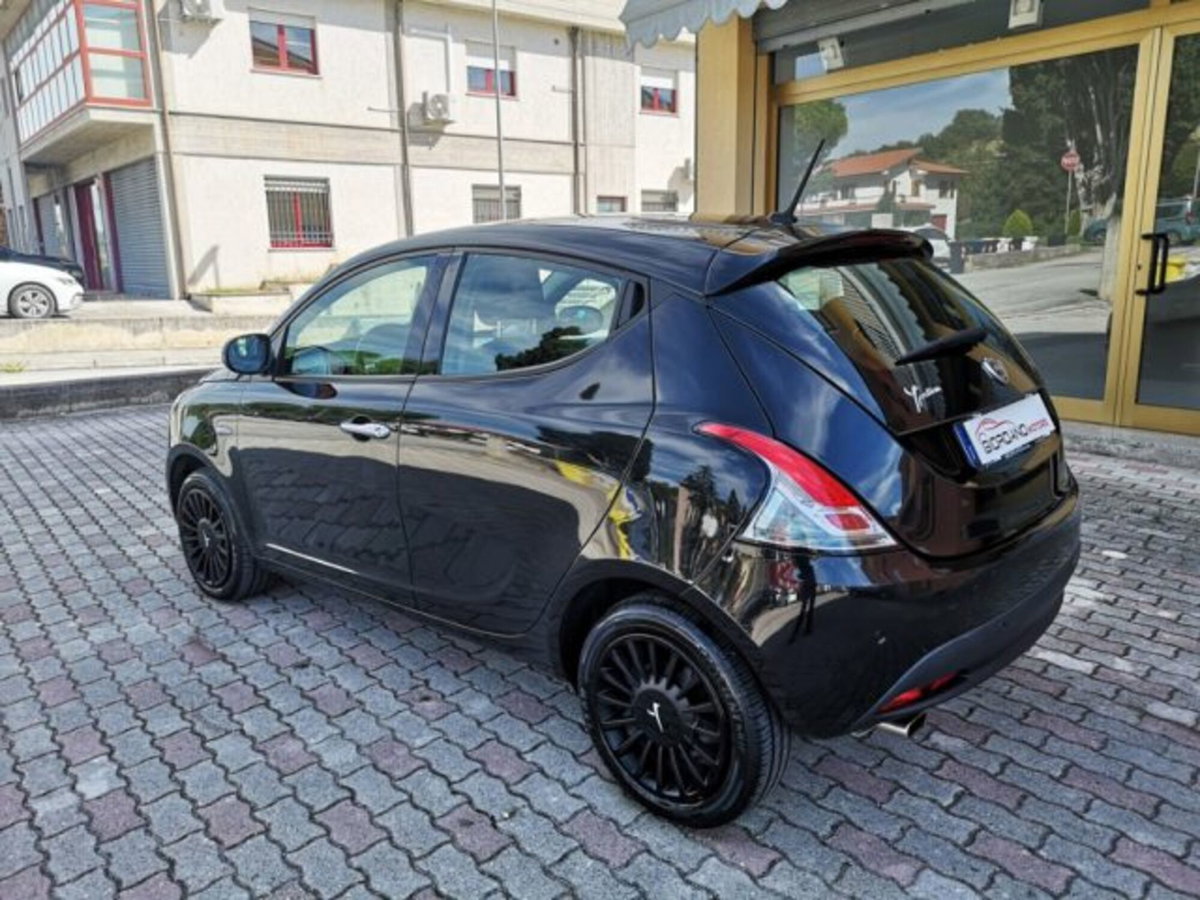 Lancia Ypsilon 1.2 69 CV 5 porte GPL Gold Plus (4)