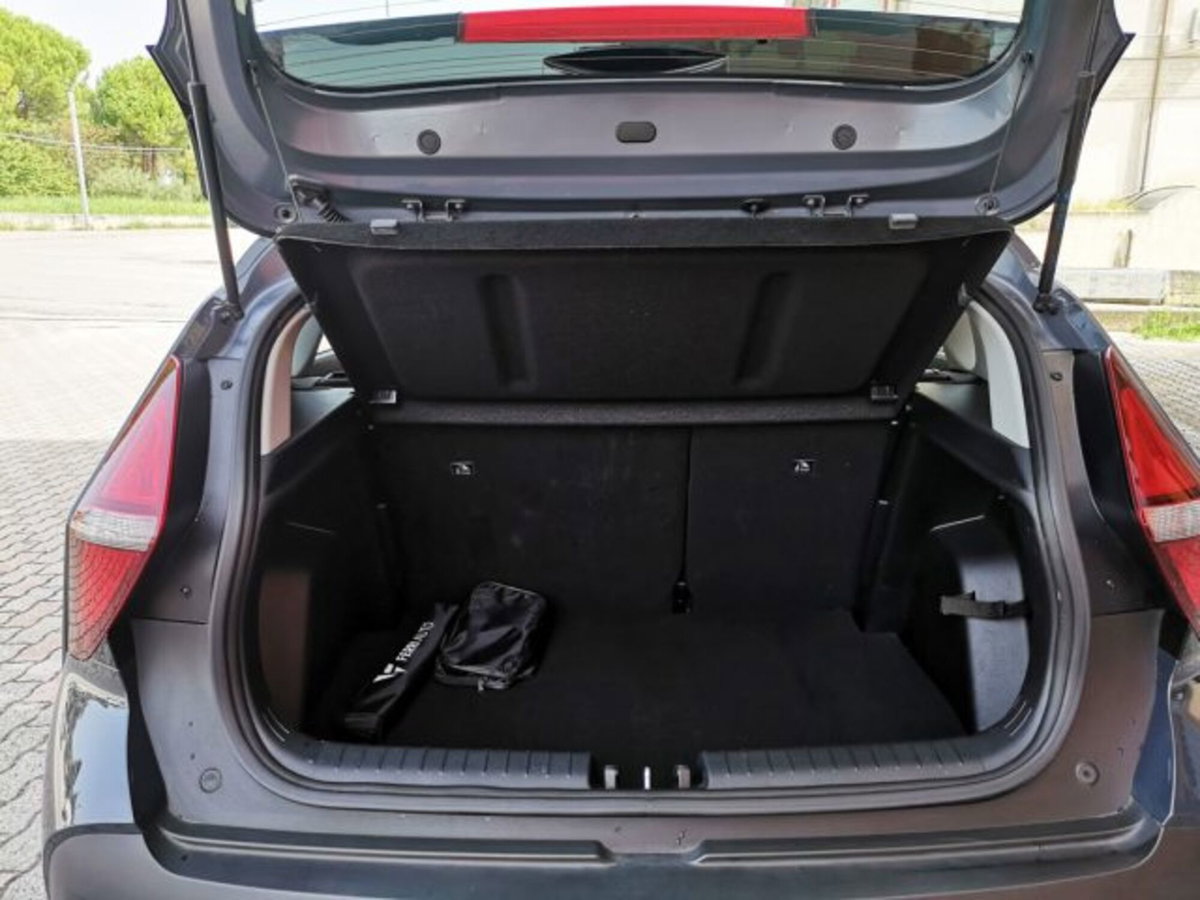 Hyundai Bayon 1.2 Gpl Xtech 78cv mt (11)