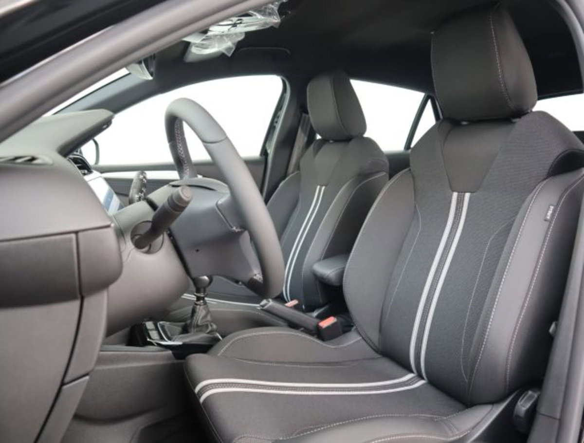 Opel Corsa 1.2 hybrid GS 100cv dct6 (8)
