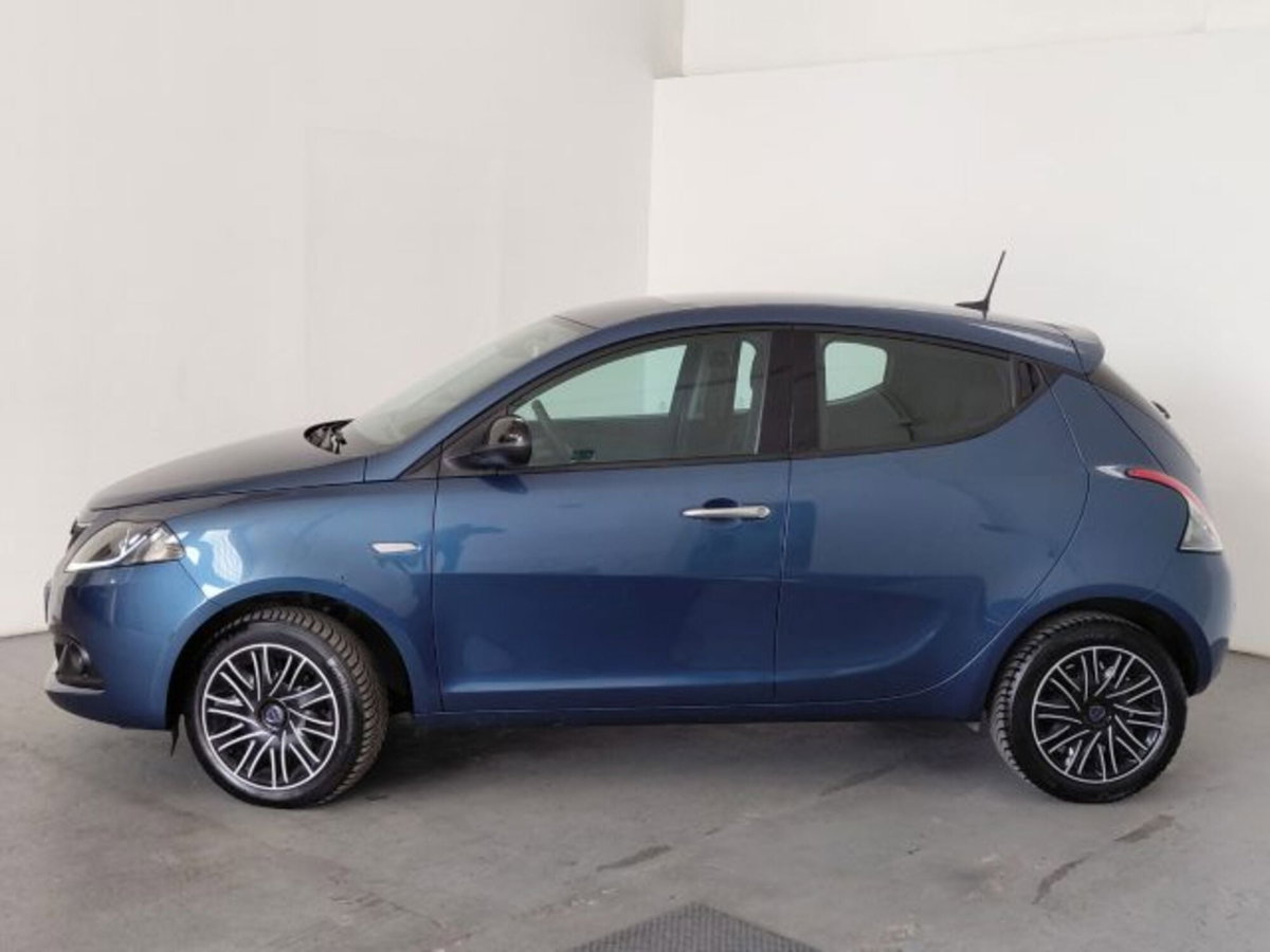 Lancia Ypsilon 1.0 FireFly 5 porte S&S Hybrid Gold Plus (5)