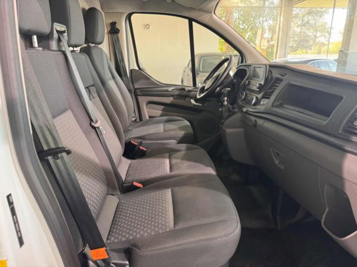 Ford Transit Custom Furgone 320 2.0 EcoBlue 130 PL Furgone Titanium (11)
