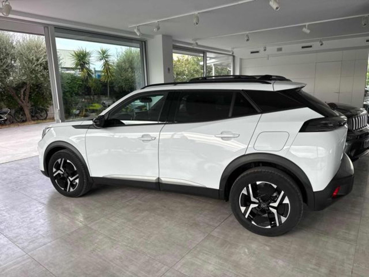Peugeot 2008 PureTech 100 S&S Allure (4)