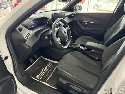 Peugeot 2008 PureTech 100 S&S Allure (9)