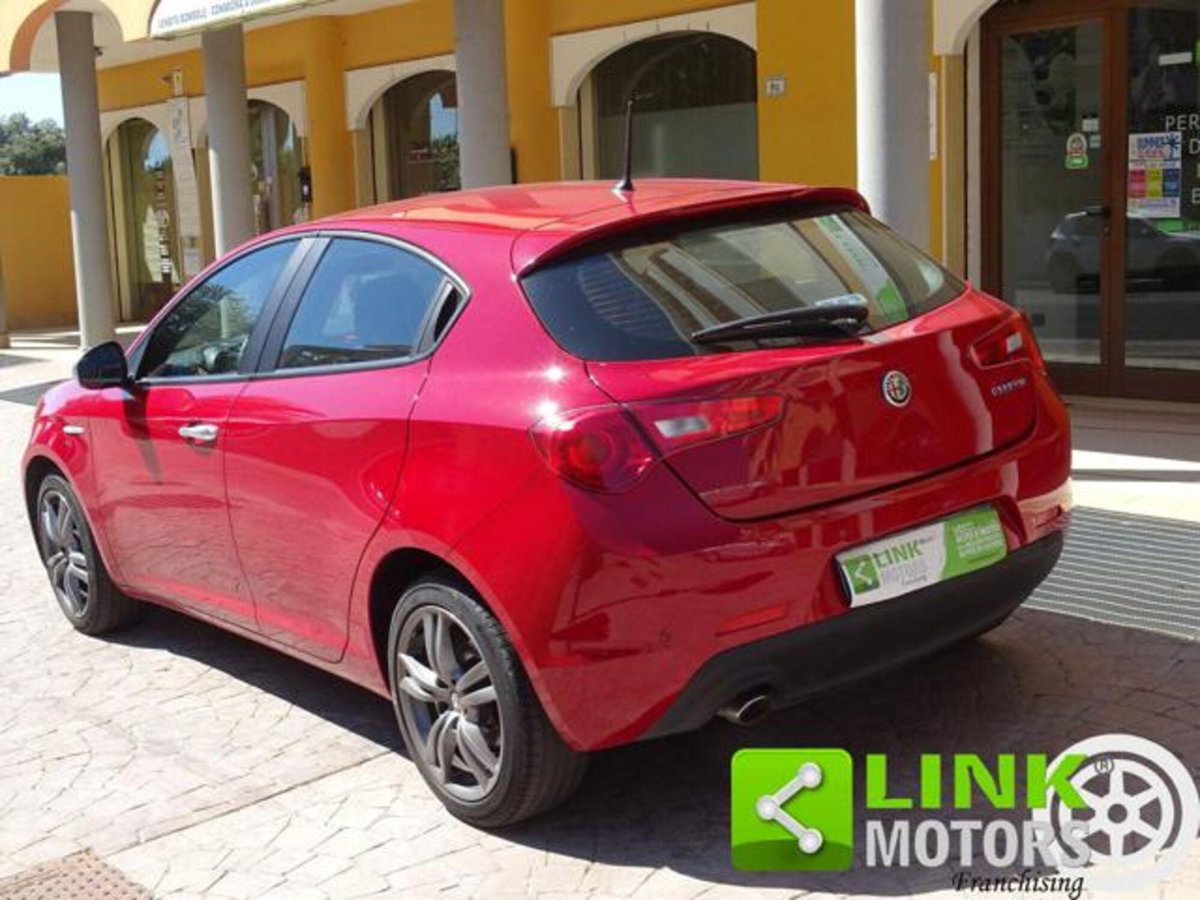 Alfa Romeo Giulietta 1.6 JTDm Super 120cv (6)
