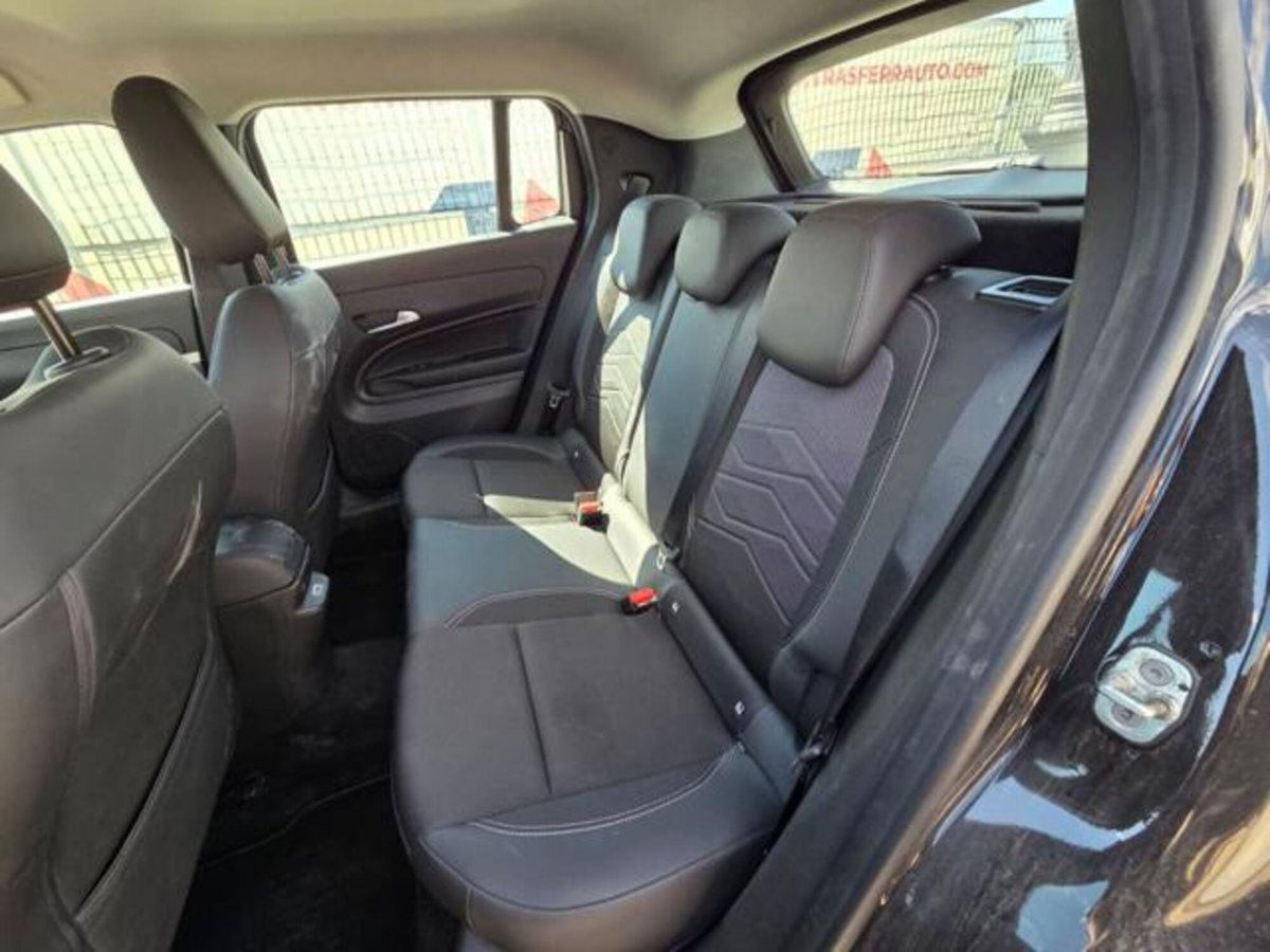 Jeep Avenger 1.2 turbo Altitude fwd 100cv (13)