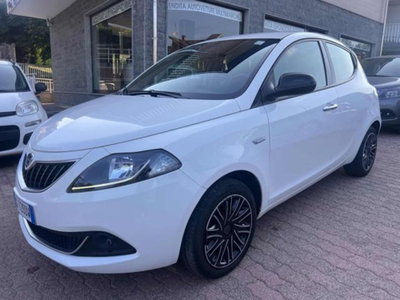 Lancia Ypsilon 1.0 FireFly 5 porte S&S Hybrid Gold Plus usata