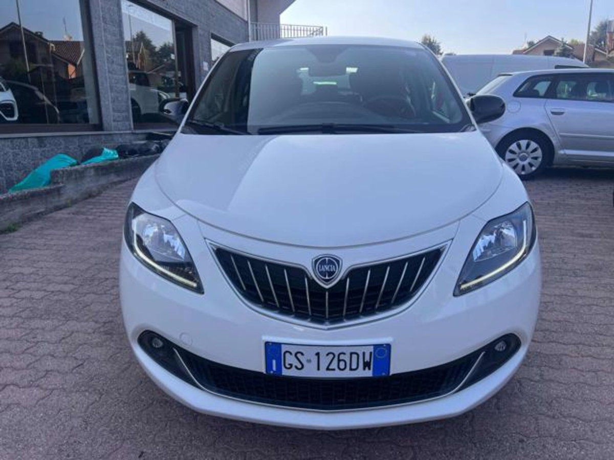 Lancia Ypsilon 1.0 FireFly 5 porte S&S Hybrid Gold Plus (3)