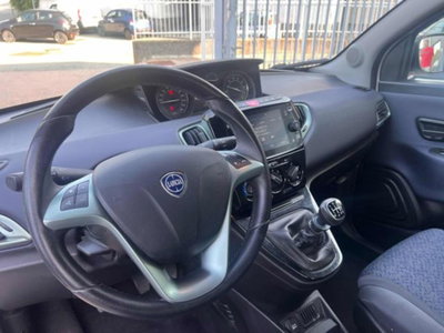 Lancia Ypsilon 1.0 FireFly 5 porte S&S Hybrid Gold Plus (9)