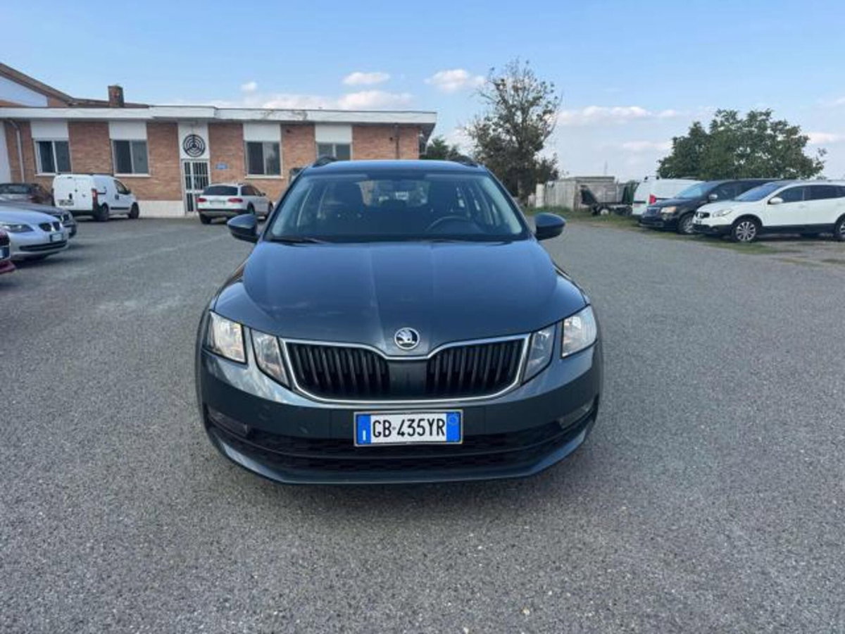 Skoda Octavia Station Wagon 1.5 G-TEC DSG Wagon Style (2)