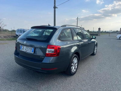 Skoda Octavia Station Wagon 1.5 G-TEC DSG Wagon Style (4)
