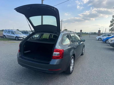 Skoda Octavia Station Wagon 1.5 G-TEC DSG Wagon Style (7)