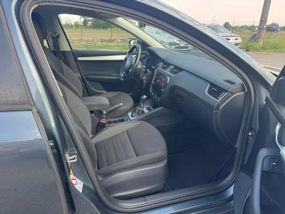 Skoda Octavia Station Wagon 1.5 G-TEC DSG Wagon Style (9)