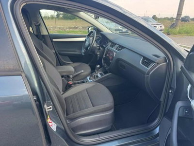 Skoda Octavia Station Wagon 1.5 G-TEC DSG Wagon Style (9)