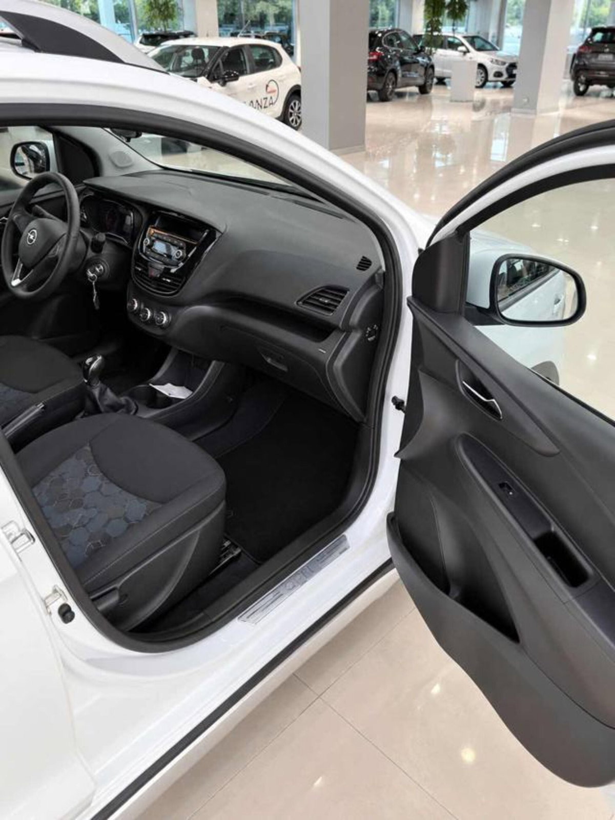 Opel Karl Rocks 1.0 75 CV (17)