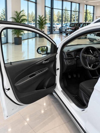Opel Karl Rocks 1.0 75 CV (8)