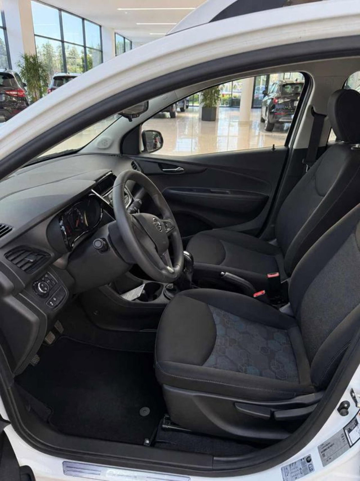 Opel Karl Rocks 1.0 75 CV (9)