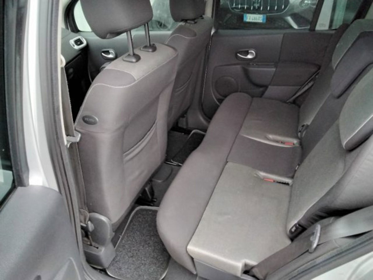 Renault Modus 1.5 dCi 85CV Dynamique (11)