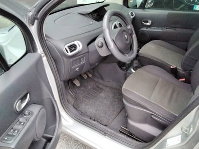 Renault Modus 1.5 dCi 85CV Dynamique (14)