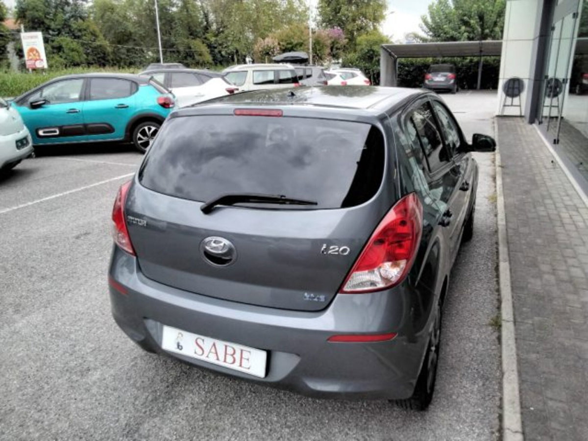 Hyundai i20 1.4 5p. Sound Edition (11)