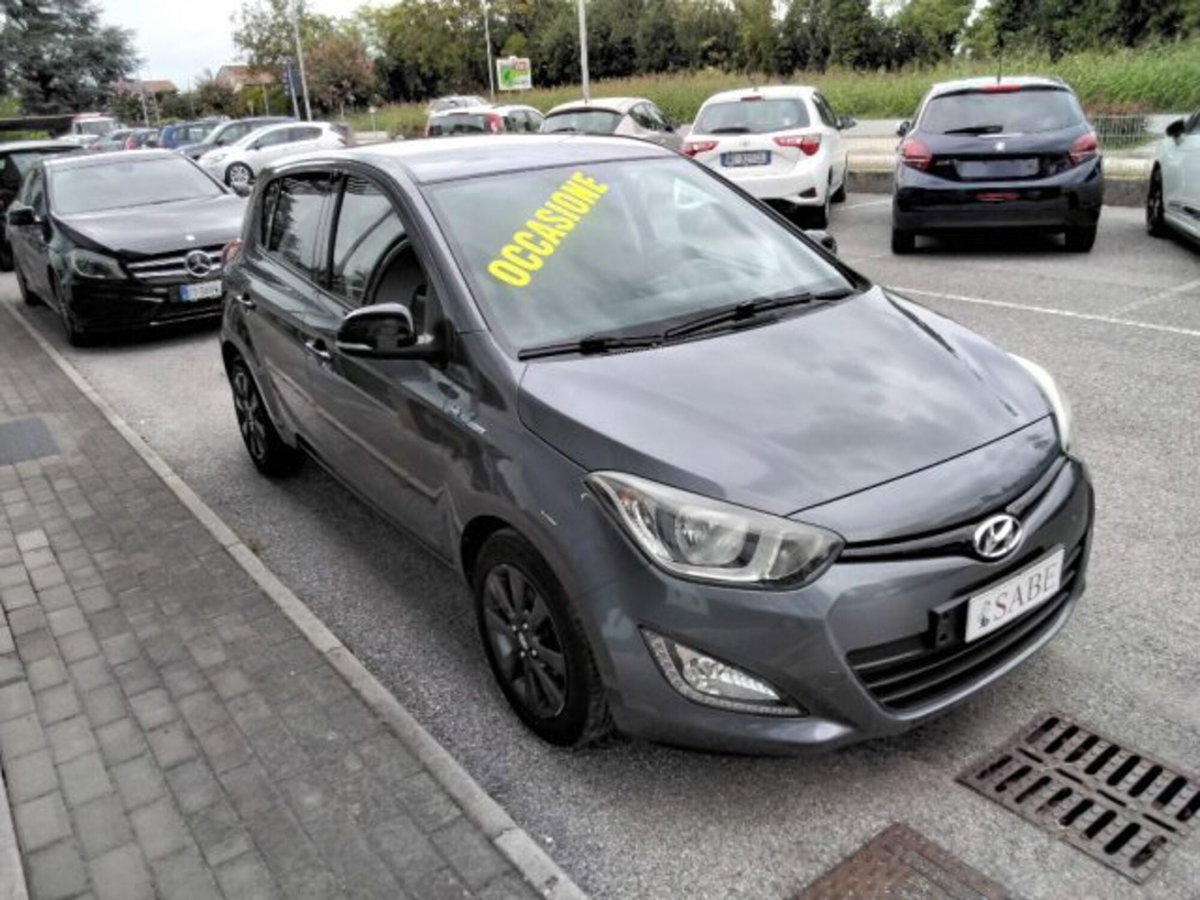 Hyundai i20 1.4 5p. Sound Edition (8)
