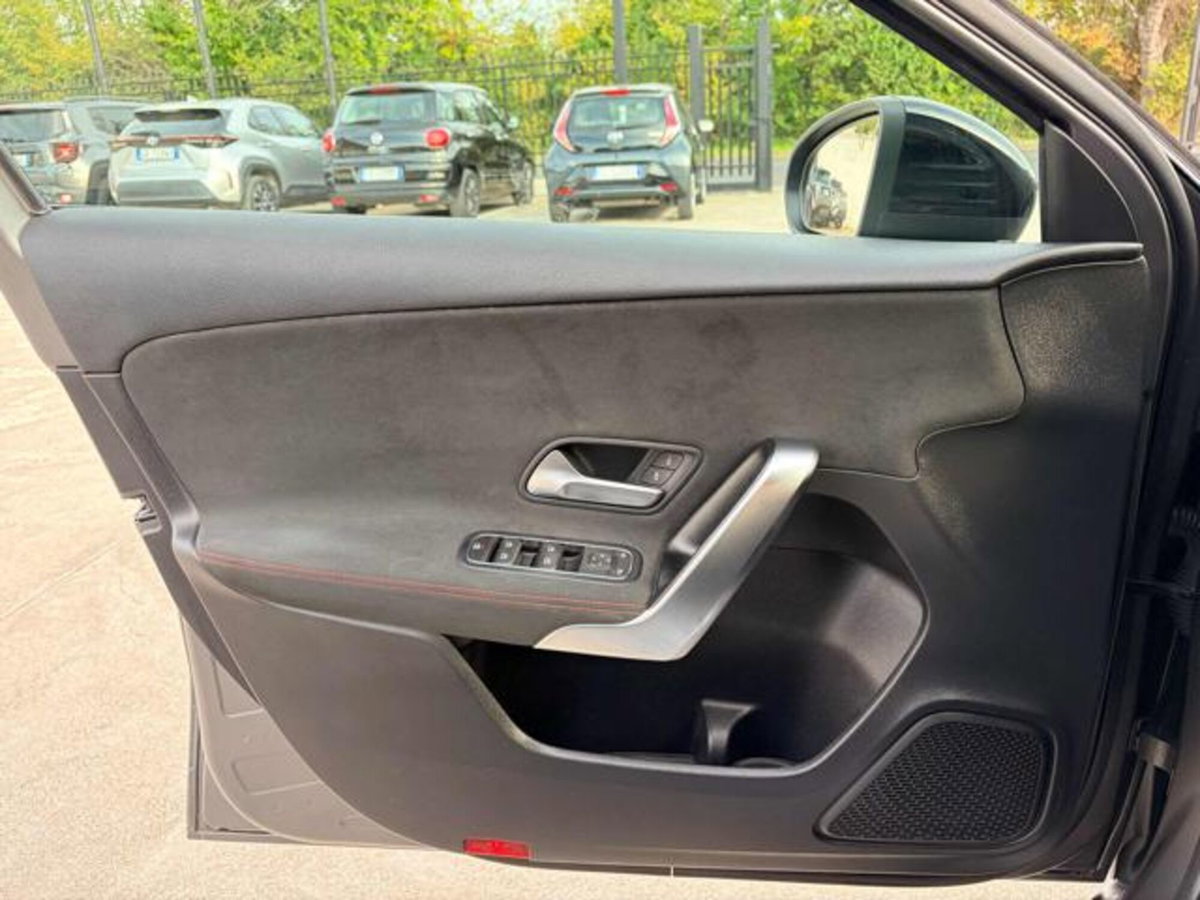 Mercedes-Benz Classe A Sedan 200 Automatic 4p. Premium (13)