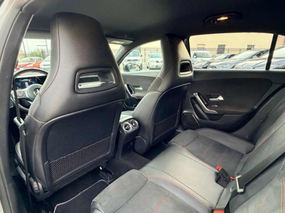 Mercedes-Benz Classe A Sedan 200 Automatic 4p. Premium (14)
