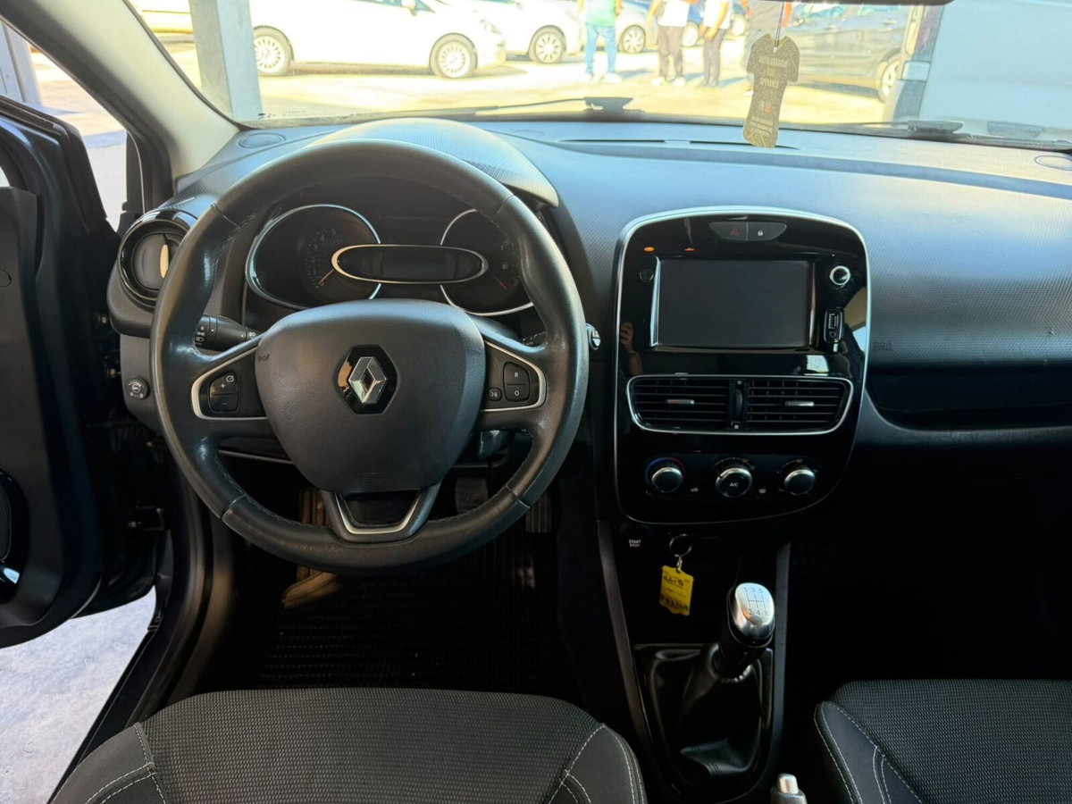Renault Clio TCe 12V 90 CV GPL 5 porte Moschino Zen (10)