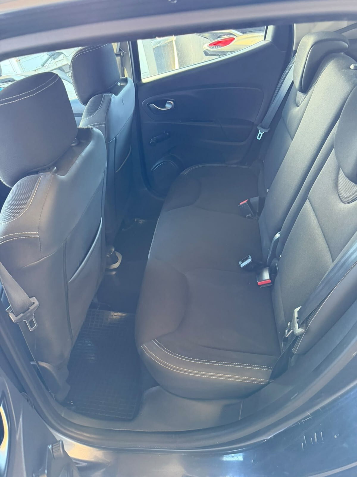 Renault Clio TCe 12V 90 CV GPL 5 porte Moschino Zen (9)