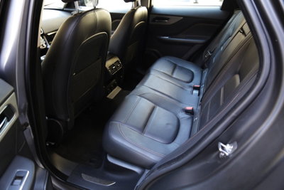 Jaguar F-Pace 2.0 D 180 CV AWD aut. Chequered Flag (12)