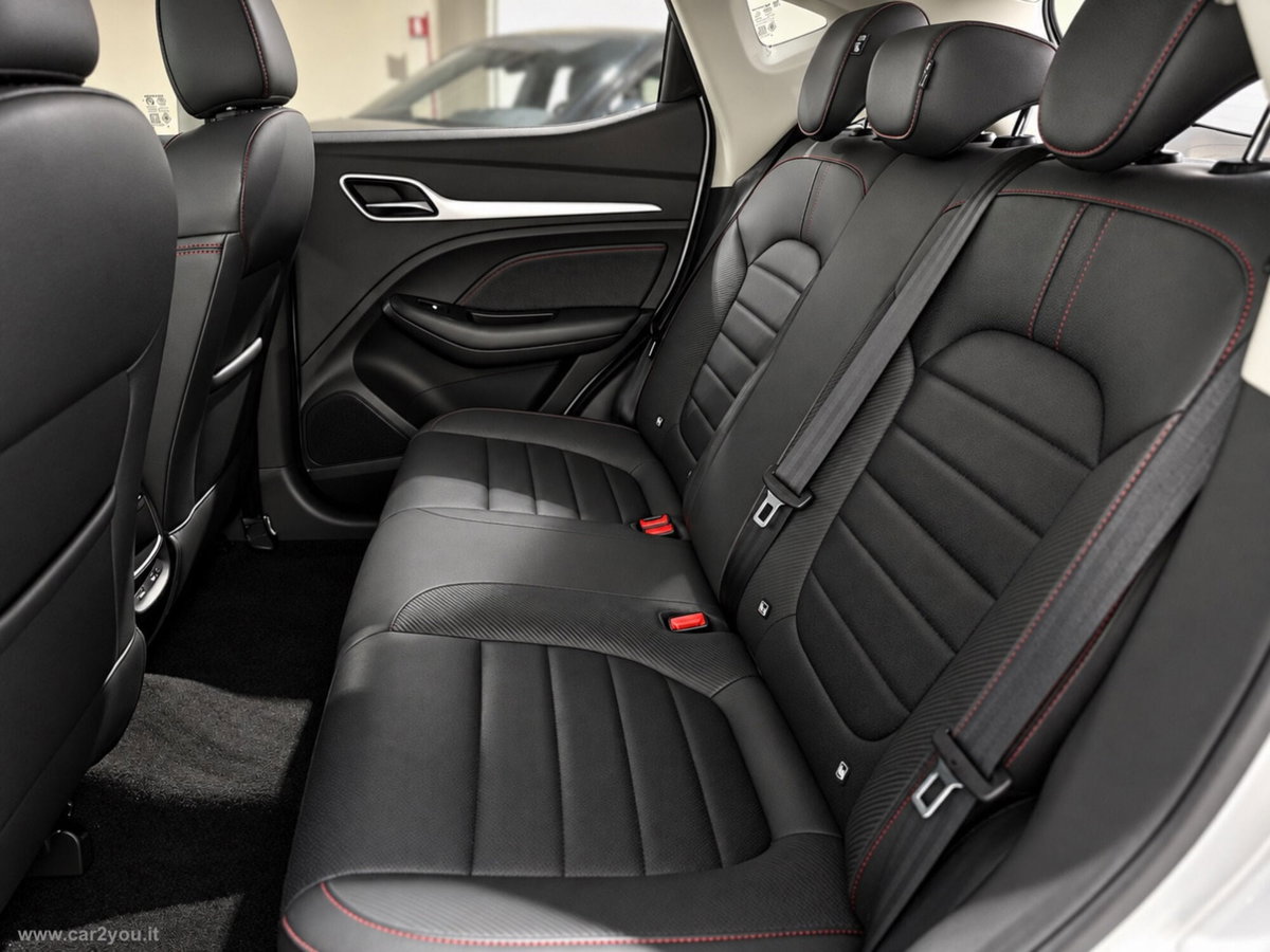 Mg ZS ZS 1.5 Luxury (14)