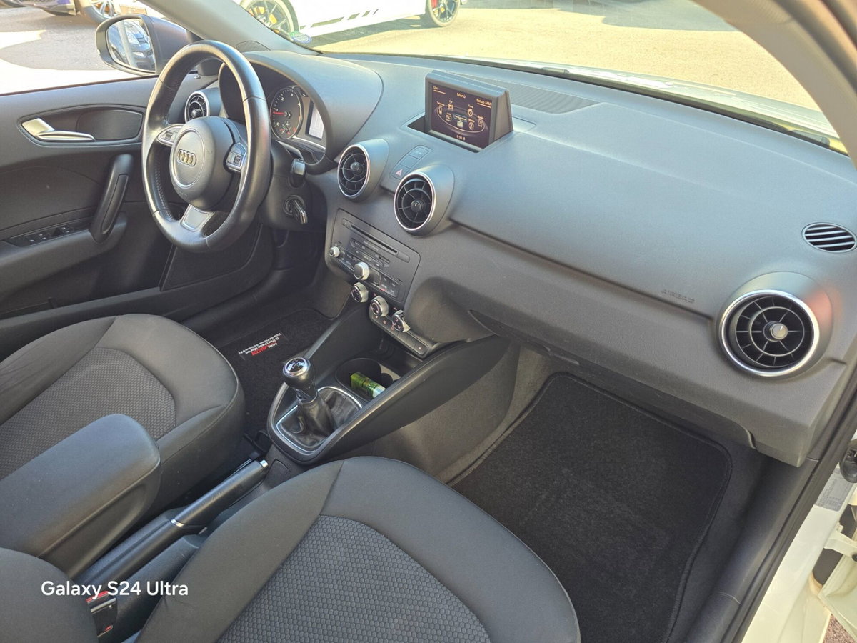 Audi A1 1.6 TDI Attraction (10)