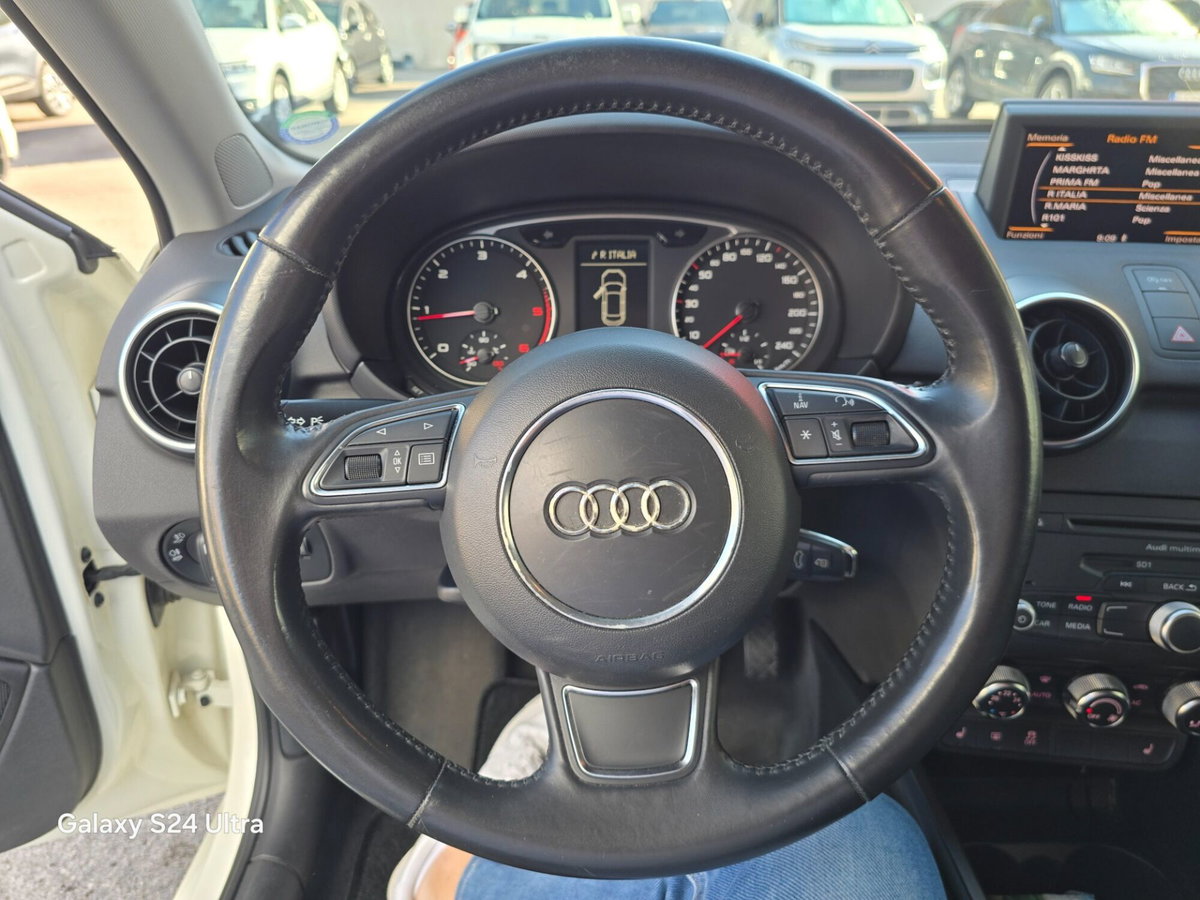 Audi A1 1.6 TDI Attraction (9)