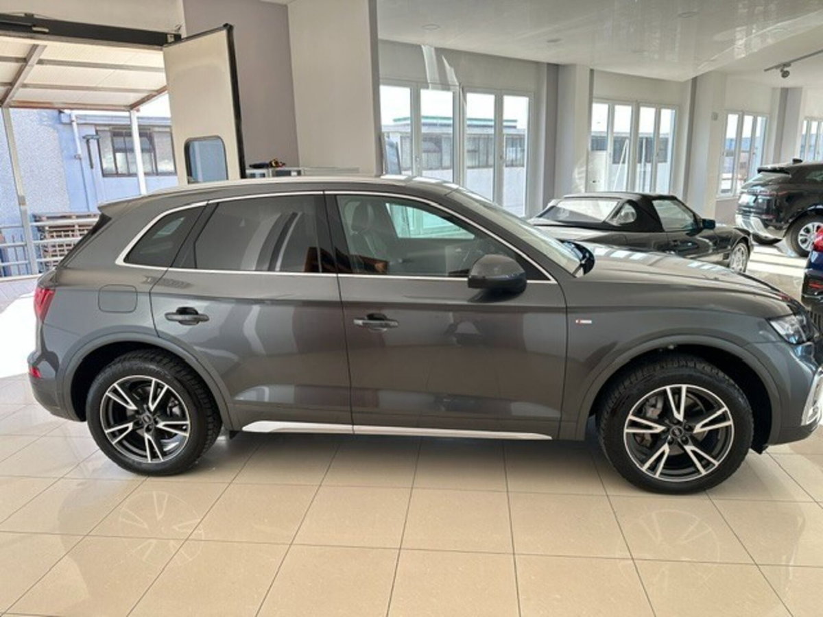 Audi Q5 40 TDI 204 CV quattro S tronic Business (5)