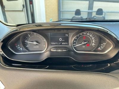 Peugeot 208 e-HDi 92 CV Stop&Start 5 porte Allure (11)