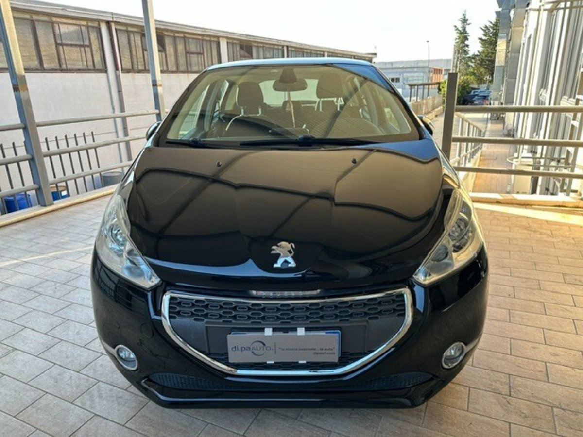 Peugeot 208 e-HDi 92 CV Stop&Start 5 porte Allure (2)