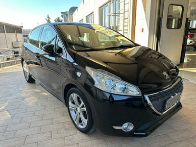 Peugeot 208 e-HDi 92 CV Stop&Start 5 porte Allure (3)