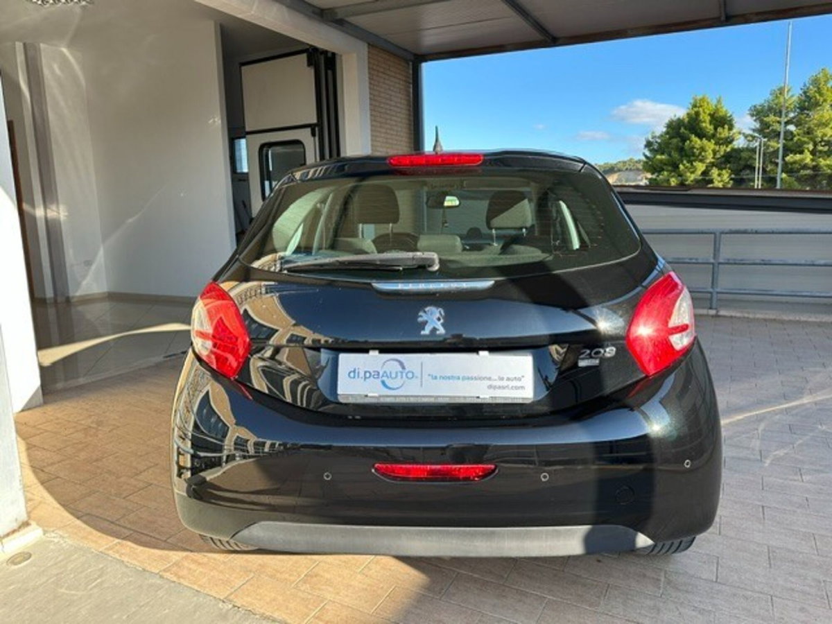 Peugeot 208 e-HDi 92 CV Stop&Start 5 porte Allure (5)